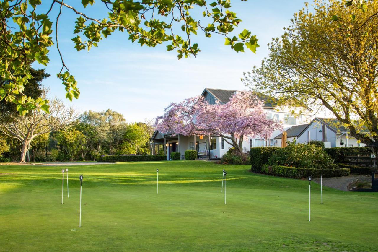 Maxwell'S Golf Retreat Villa Bombay Exterior photo